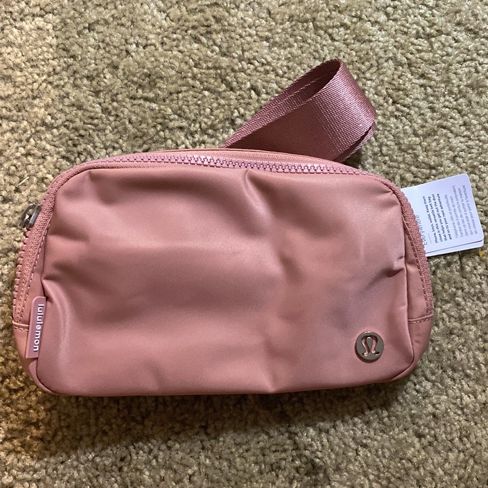 NWT Lululemon PINK everywhere belt bag